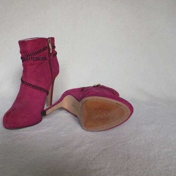 Vince Camuto Perfectly Pink Bootie - Picture 2 of 2